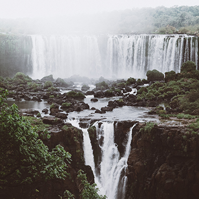 01_Ogled_slapovov_Iguacu_-_Visit_Iguacu_Falls_-_Photo_by_Kyle_Peyton_on_Unsplash_-_400x400.jpg