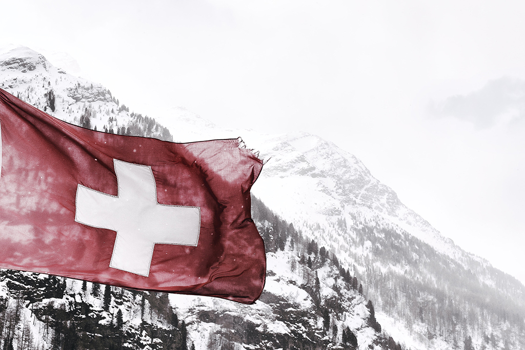 Potovanje_v_Svico_-_Travel_to_Switzerland_-_Photo_by_eberhard_grossgasteiger_on_Unsplash.jpg