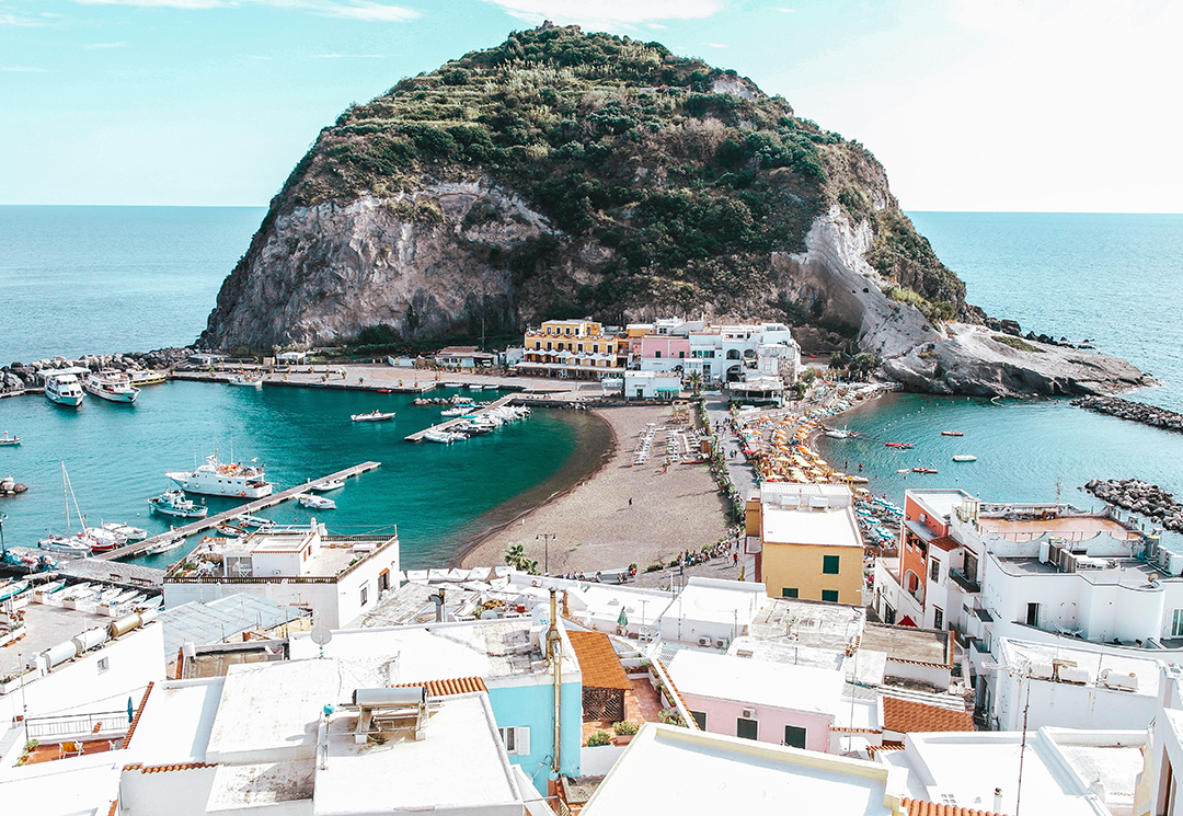 Potovanje_na_otok_Ischia_-_Travel_to_the_island_of_Ischia_-_Photo_by_Domenico_Paolella_from_Pexels.jpg