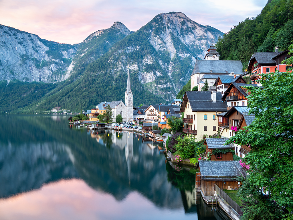 Hallstatt_Austria_-_Photo_by_Dimitry_Anikin_on_Unsplash.jpg