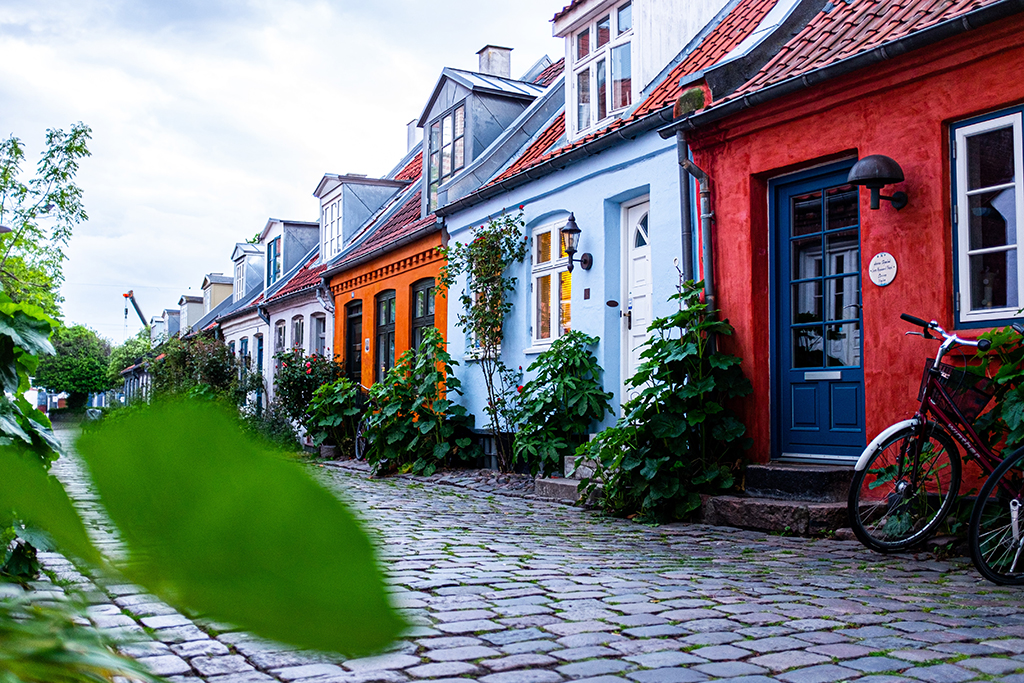Potovanje_v_Aarhus_-_Traveling_to_Aarhus_-_Photo_by_Steffen_Muldbjerg_on_Unsplash.jpg