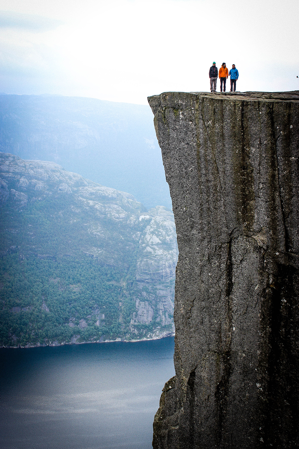 Pulpit_Rock_-_Photo_by_Jonas_Wurster_on_Unsplash.jpg
