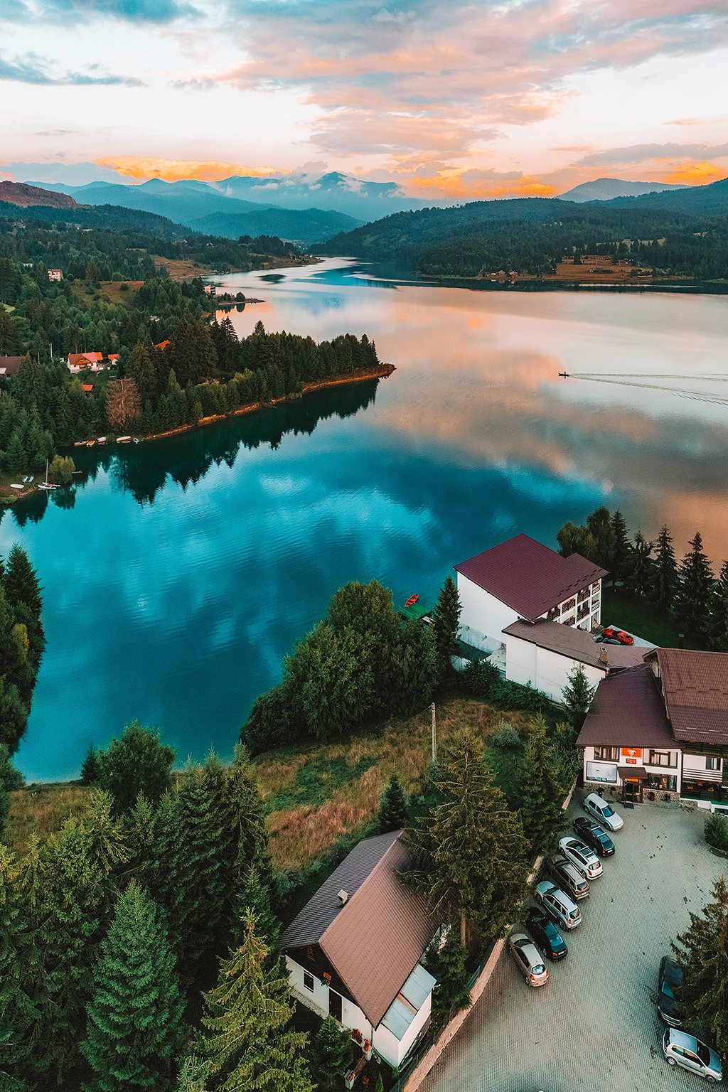 Photo_by_Emilia_Morariu_on_Unsplash.jpg