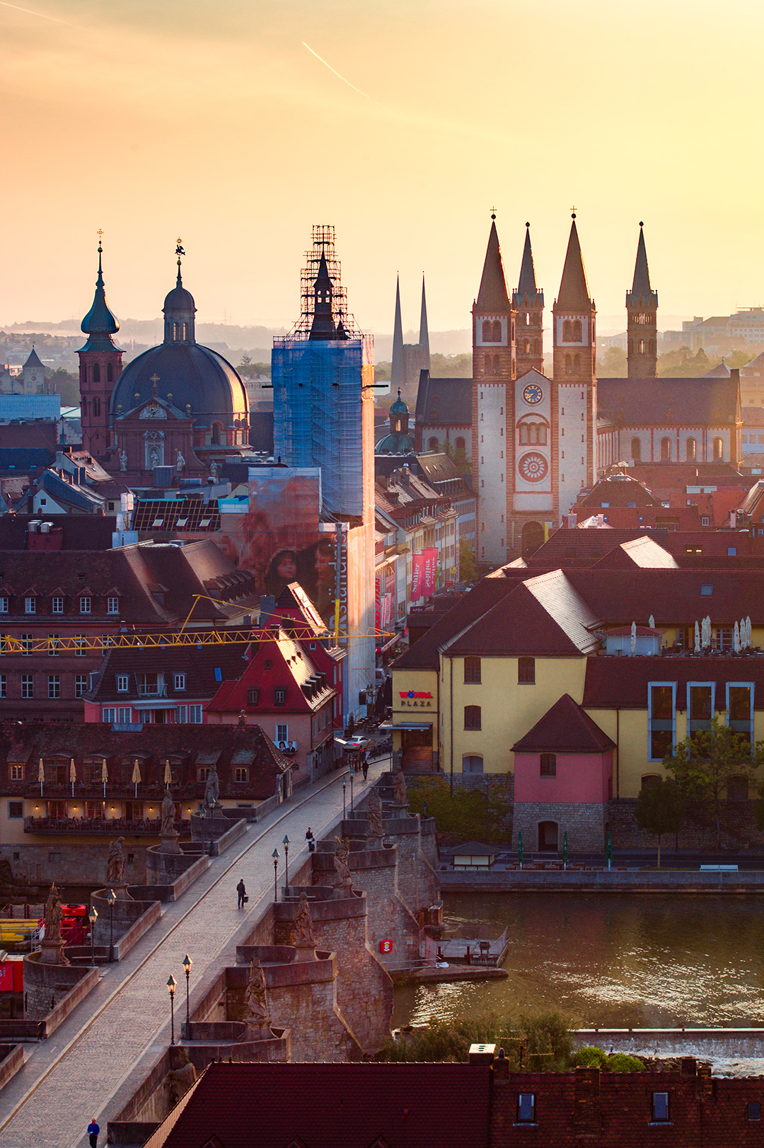 Ogled_mesta_Wurzburg_-_Sightseeing_of_Wurzburg_-_Photo_by_Daniel_Sessler_on_Unsplash.jpg