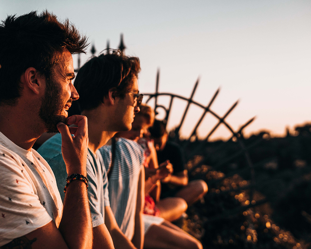 S_kom_potovati_-_Who_to_travel_with_-_Photo_by_Raghu_Nayyar_on_Unsplash.jpg