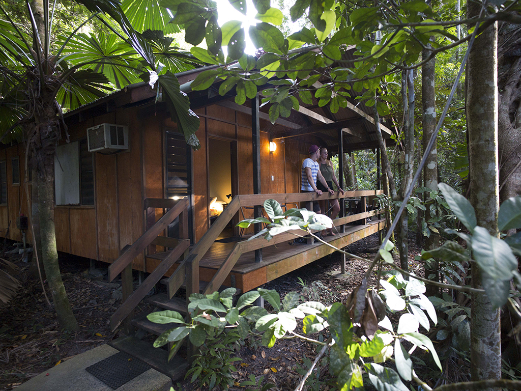 Cape_Tribulation_YHA_Cabin_2017.jpg