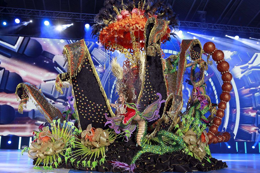 CARNIVAL_FESTIVITIES_IN_SANTA_CRUZ_DE_TENERIFE_1.jpg