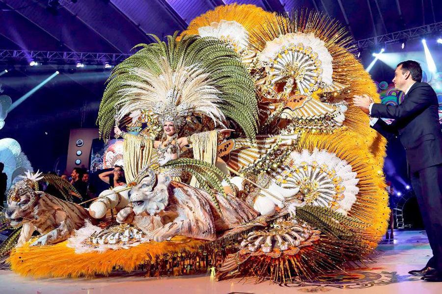 CARNIVAL_FESTIVITIES_IN_SANTA_CRUZ_DE_TENERIFE_2.jpg