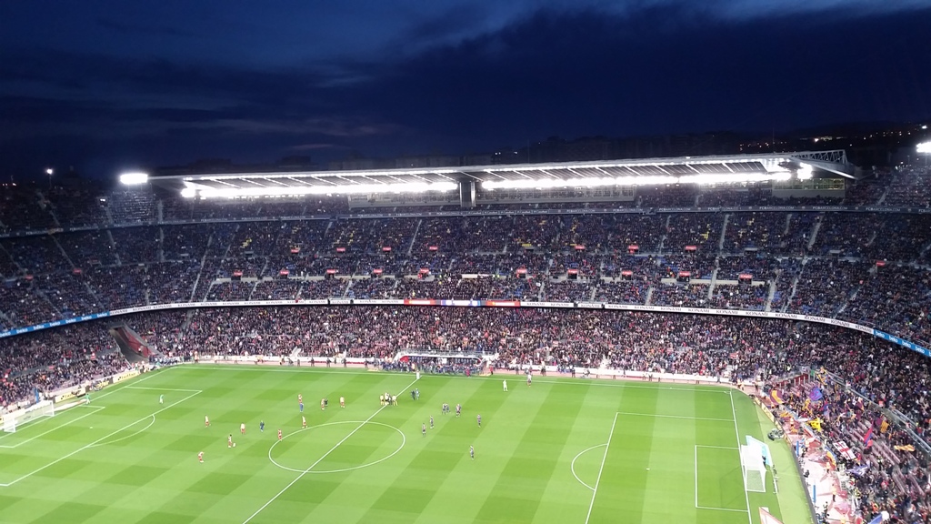 Biti_del_mnozice_navijacev_na_Camp_Nou-vu_-_neprecenljivo..jpg