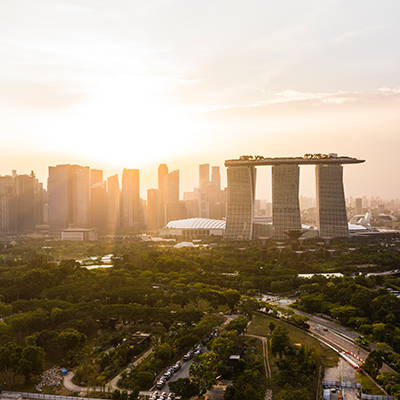 Popotniski_nasveti_za_potovanje_v_Singapur_-_Travel_tips_for_traveling_to_Singapore_-_Photo_by_Kirill_Petropavlov_on_Unsplash_-_400x400.jpg