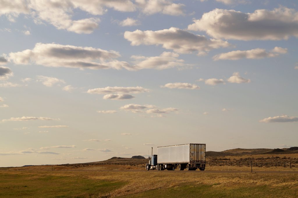 Montana_-_Photo_by_Joshua_Hicks_on_Unsplash.jpg
