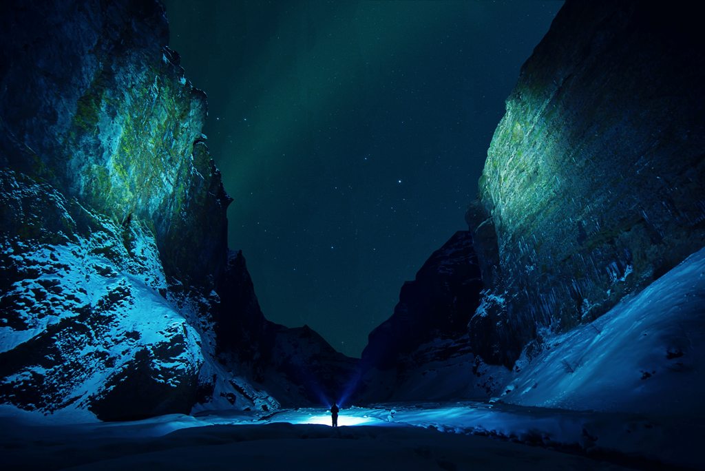 Stakkholtsgja_canyon_Iceland_-_Photo_by_Jonatan_Pie_on_Unsplash.jpg