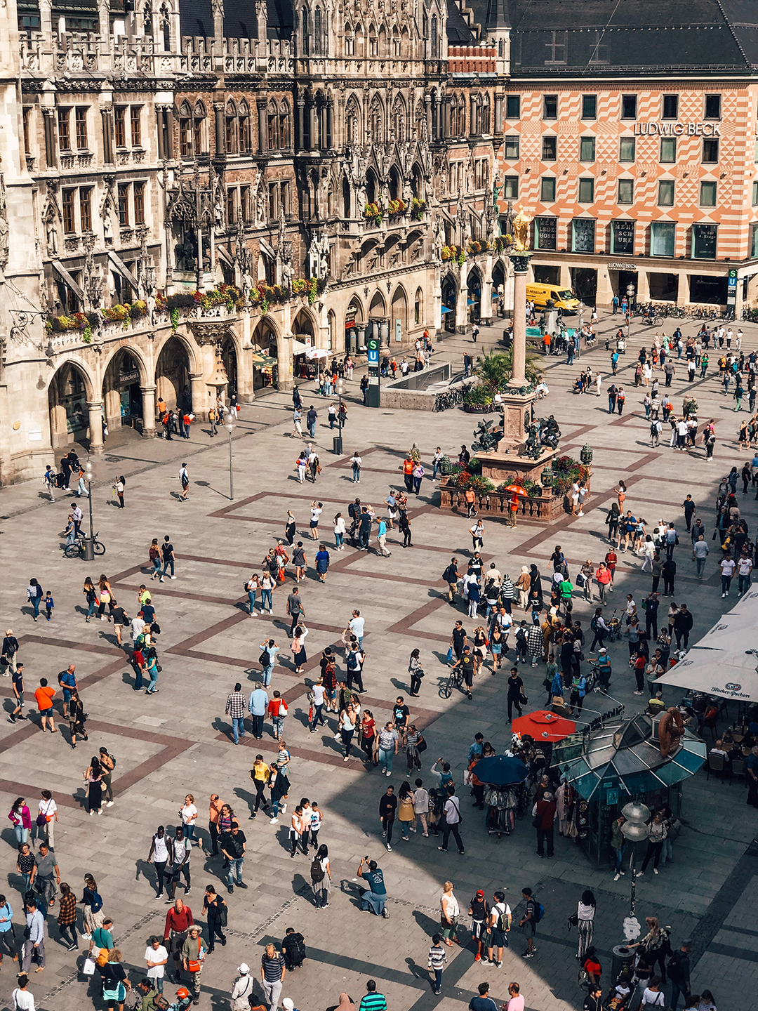 Izlet_v_Munchen_-_Trip_to_Munich__-_Photo_by_Jan_Antonin_Kolar_on_Unsplash.jpg