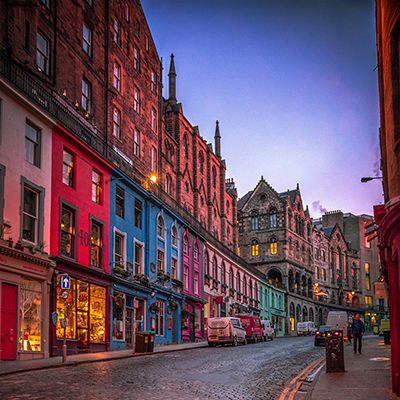 Raziskovanje_Edinburga_-_Exploring_Edinburgh_-_Photo_by_jim_Divine_on_Unsplash_400x400.jpg