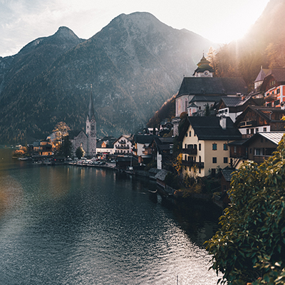 Izlet_v_Hallstatt_-_Trip_to_Hallstatt_-_Photo_by_Sorasak_on_Unsplash_-_400x400.jpg