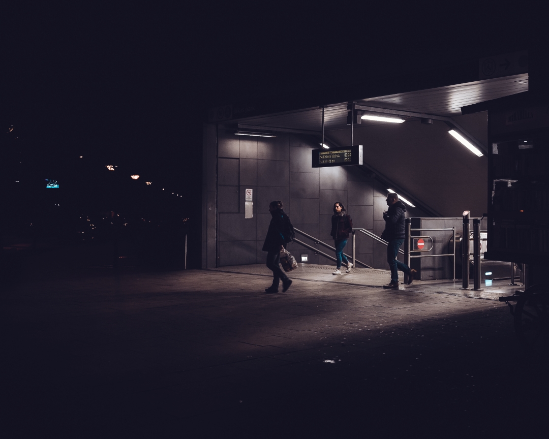 Hitchhiking_Adventures_-_Stoparske_dogodivscine_-_Photo_by_Szabolcs_Toth_from_Pexels.jpg