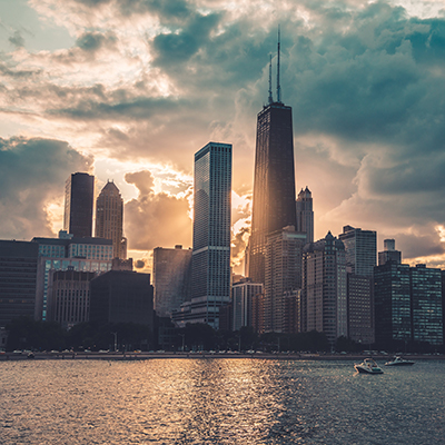 02_Ogled_Chicaga_-_Tour_of_Chicago_-_Photo_by_Max_Bender_on_Unsplash_400x400.jpg