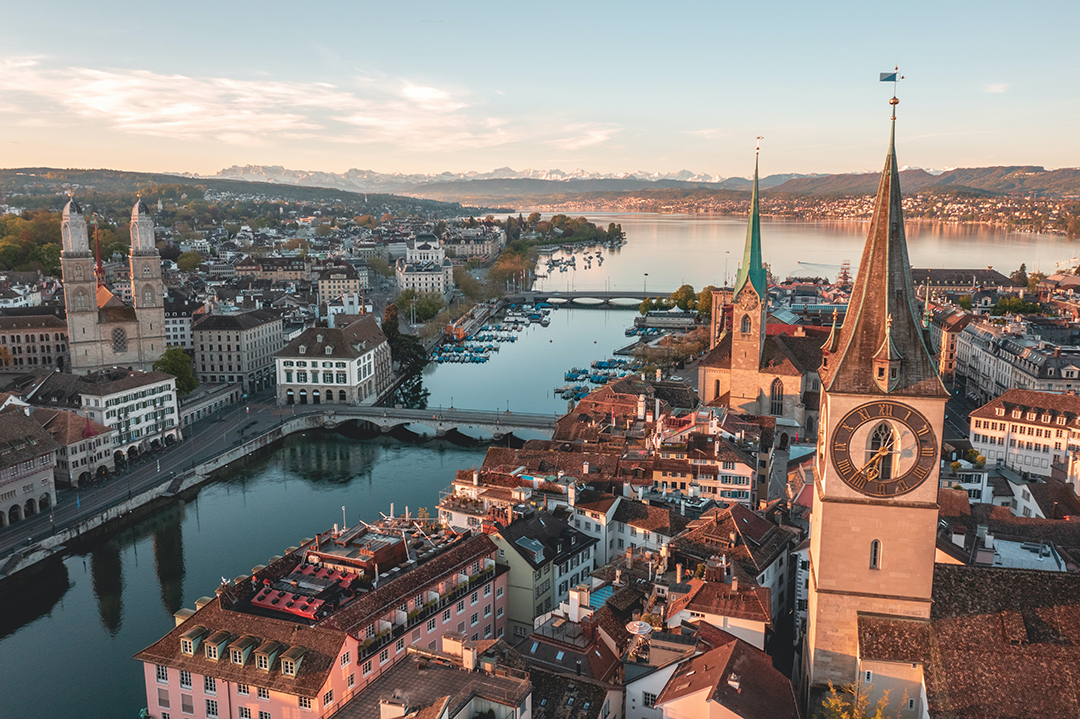 05_Kaj_poceti_v_Zurichu_-_Things_to_do_in_Zurich_-_Photo_by_Henrique_Ferreira_on_Unsplash.jpg