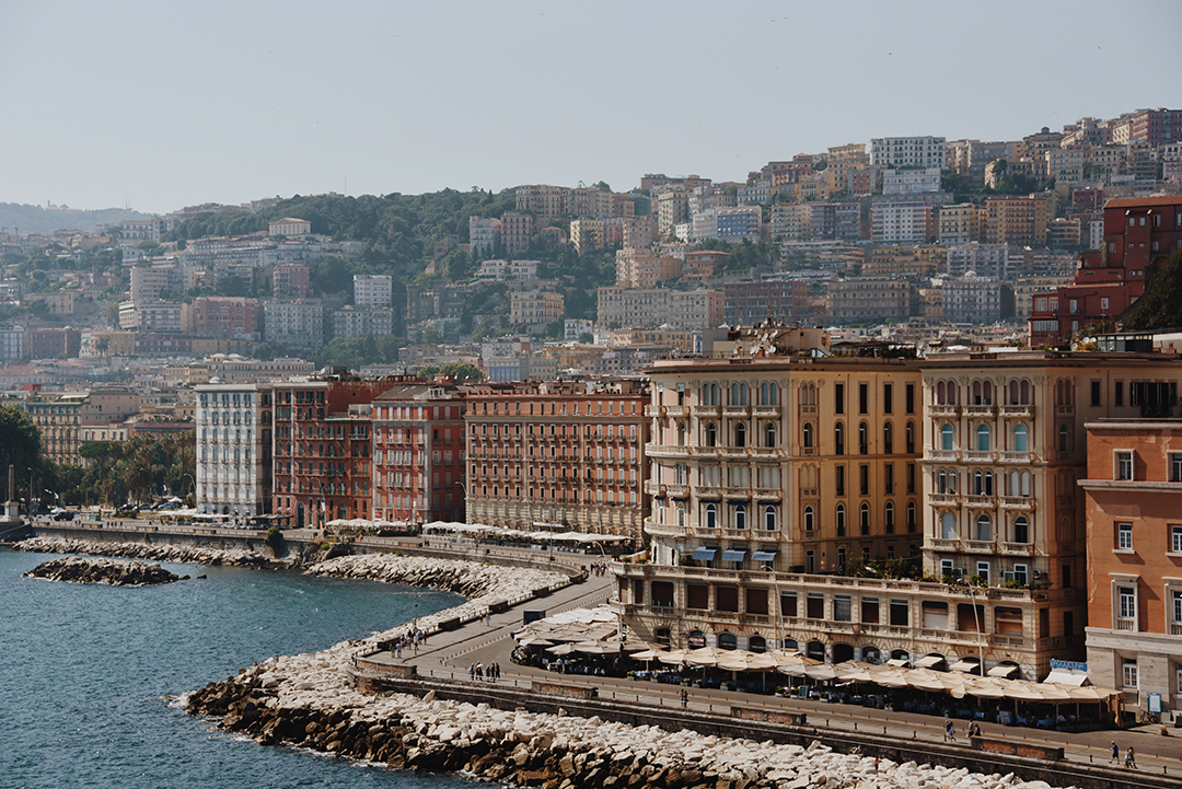 04_Popotniski_nasveti_za_Neapelj_-_Travel_tips_for_Naples_-_Photo_by_Aliya_Izumi_on_Unsplash.jpg