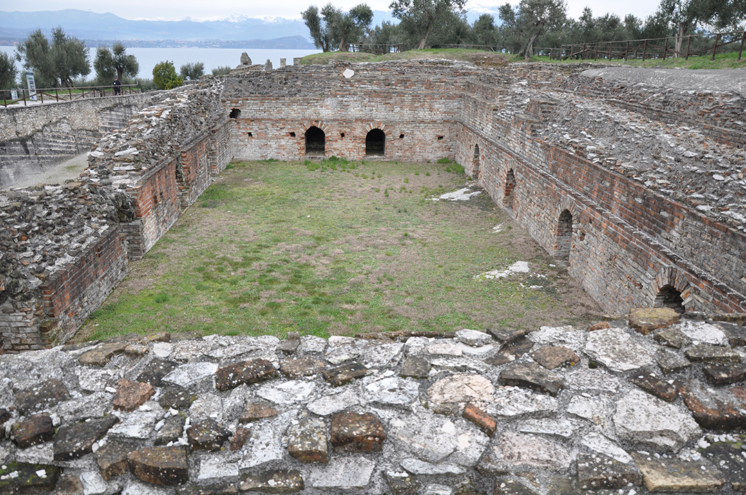 Potepanje_okoli_Gardskega_jezera_-_Wandering_around_Lake_Garda_24.jpg