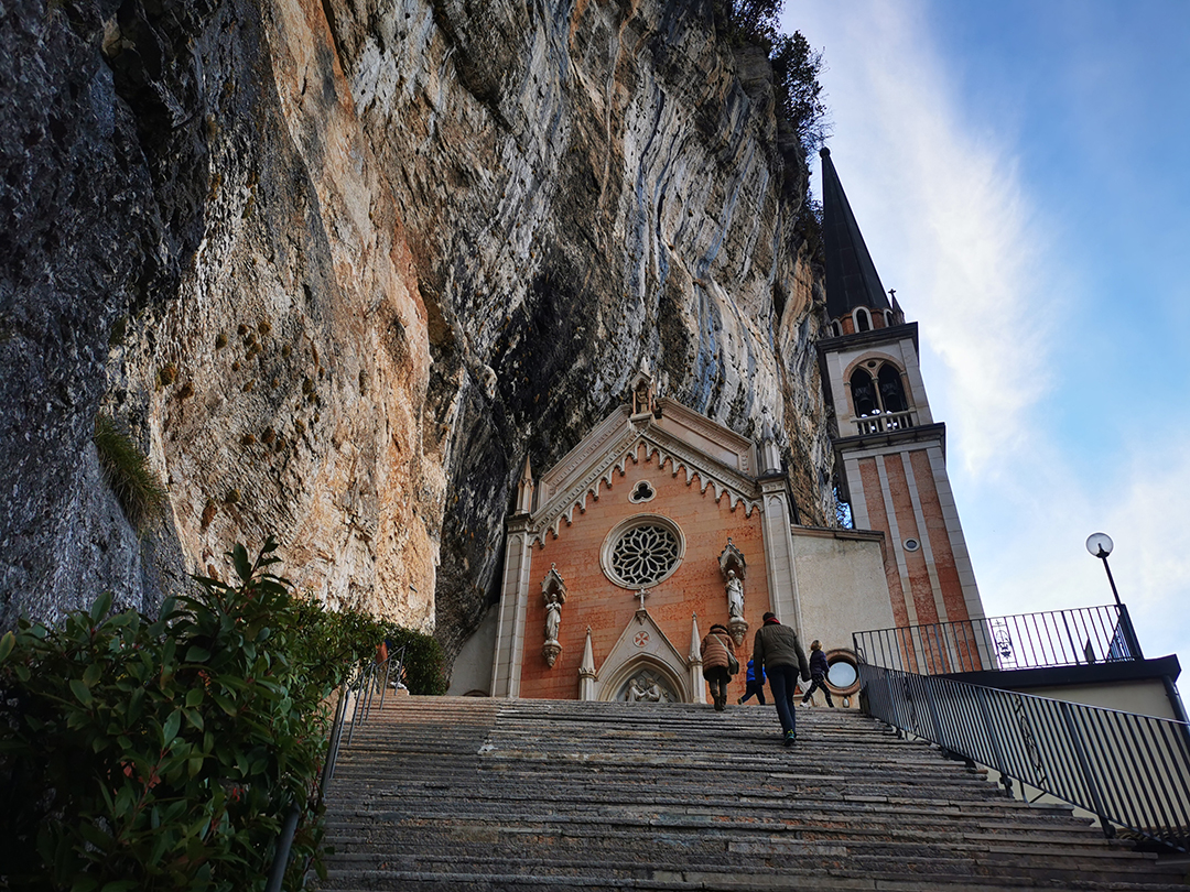 Potepanje_okoli_Gardskega_jezera_-_Wandering_around_Lake_Garda_3.jpg