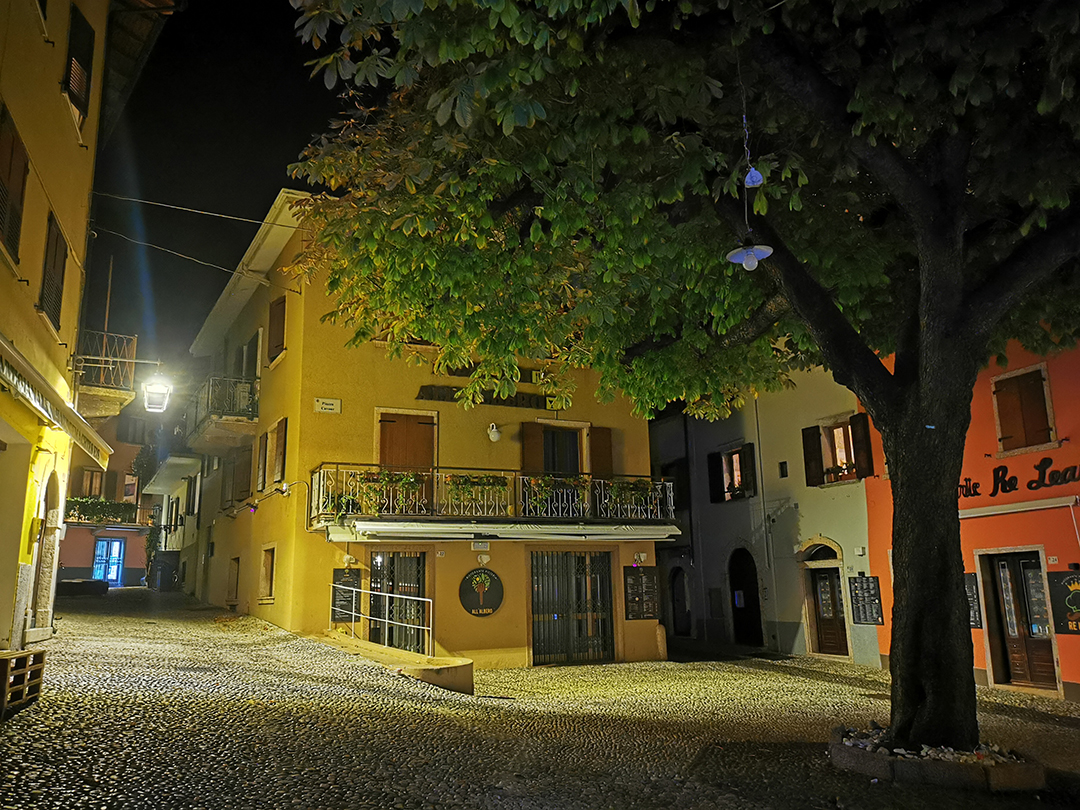 Potepanje_okoli_Gardskega_jezera_-_Wandering_around_Lake_Garda_7.jpg
