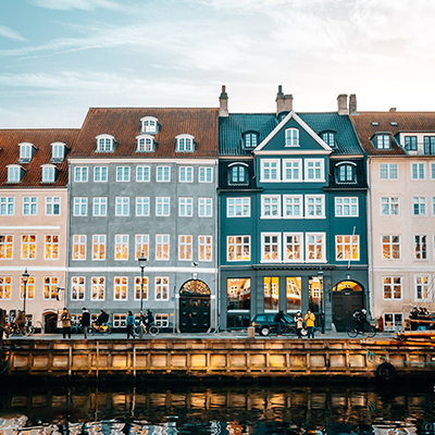 Potovanje_v_Kopenhagen_in_popotniski_nasveti_-_Copenhagen_travel_and_travel_tips_-_Photo_by_Jacob_Buchhave_on_Unsplash_400x400.jpg