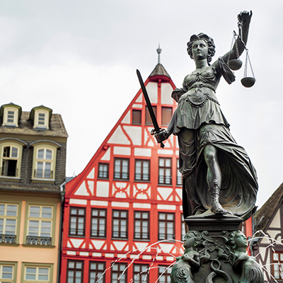 03_-_Ogled_znamenitosti_v_Frankfurtu_-_Things_to_do_in_Frankfurt_-_Envato_400x400.jpg