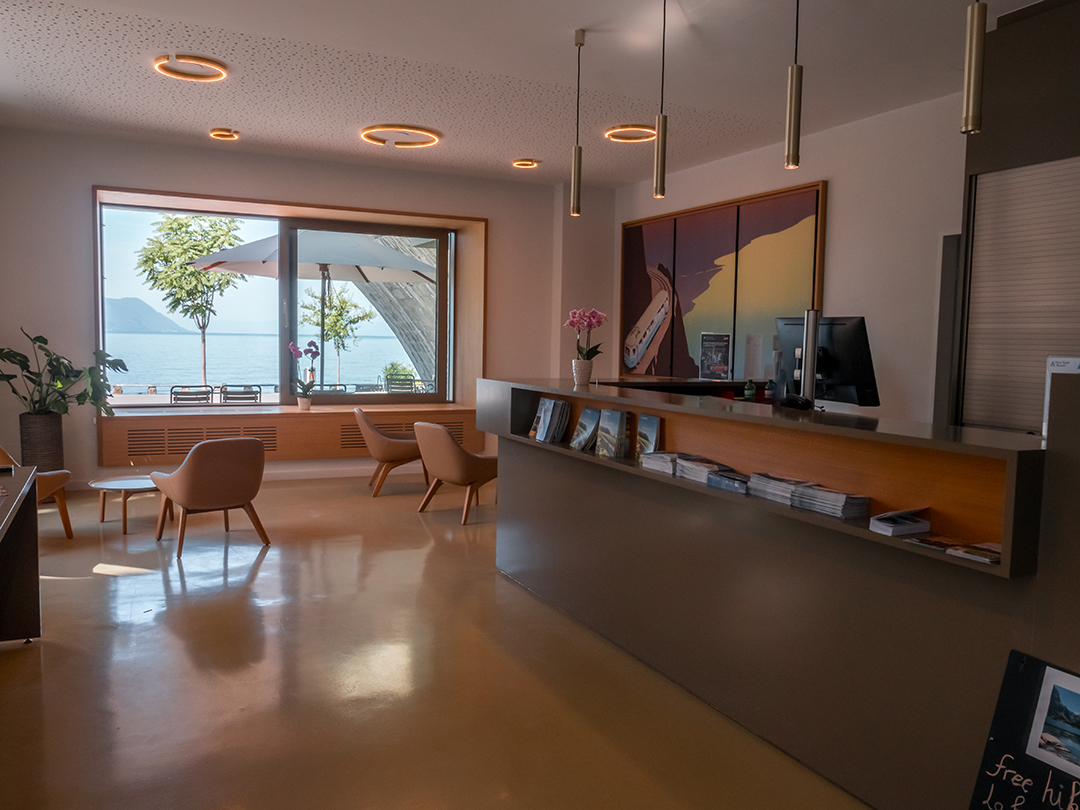 Hostel_Montreux_-_Photographer_-_Leonidas_Portmann_11.jpg