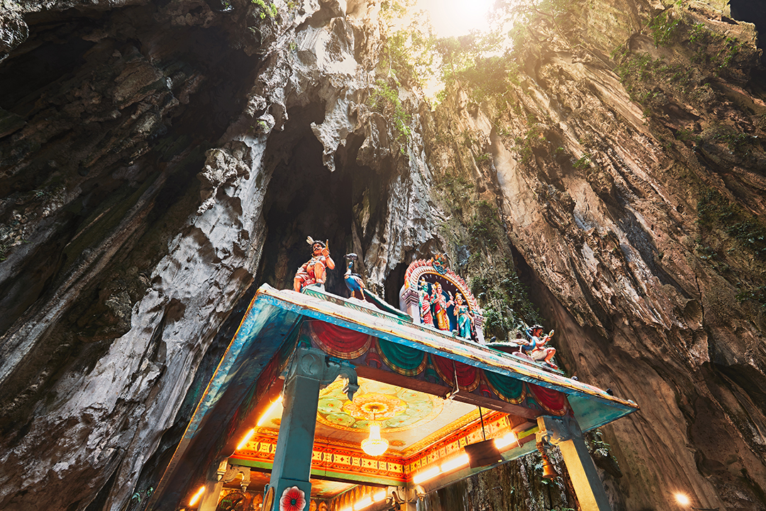 04_Potovanje_v_Kuala_Lumpur_-_Traveling_to_Kuala_Lumpur_-_ENVATO.jpg