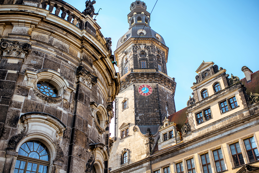 02_Potovanje_v_Dresden_-_Journey_to_Dresden_-_ENVATO.jpg