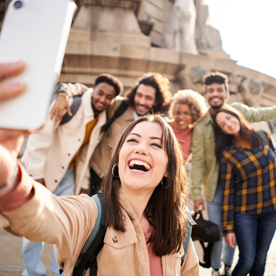 Discover the world with HI and Freetour