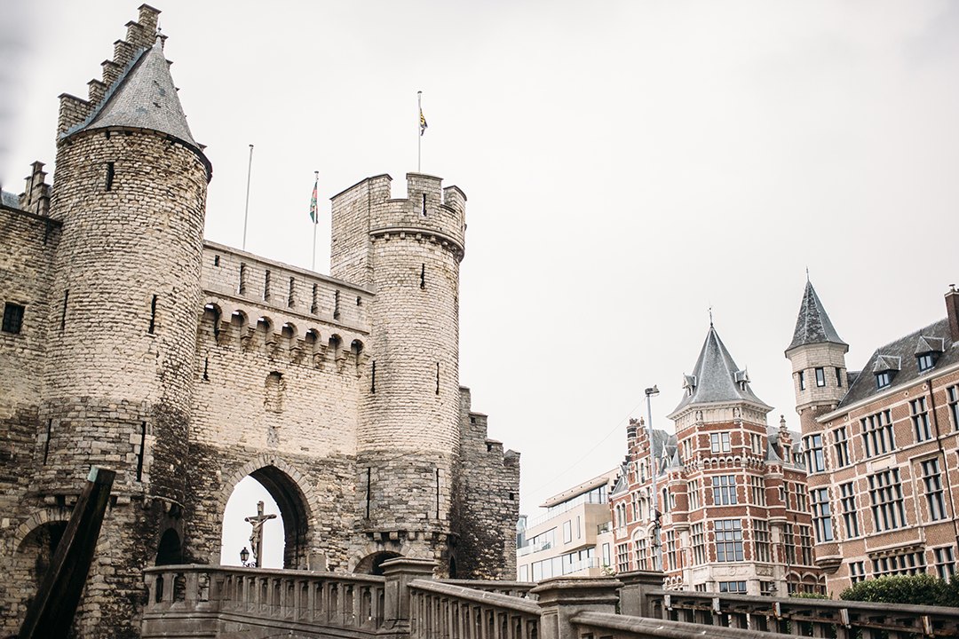04_Potovanje_v_Belgijsko_mesto_Antwerpen_-_Travel_to_the_Belgian_city_of_Antwerp_-_ENVATO.jpg
