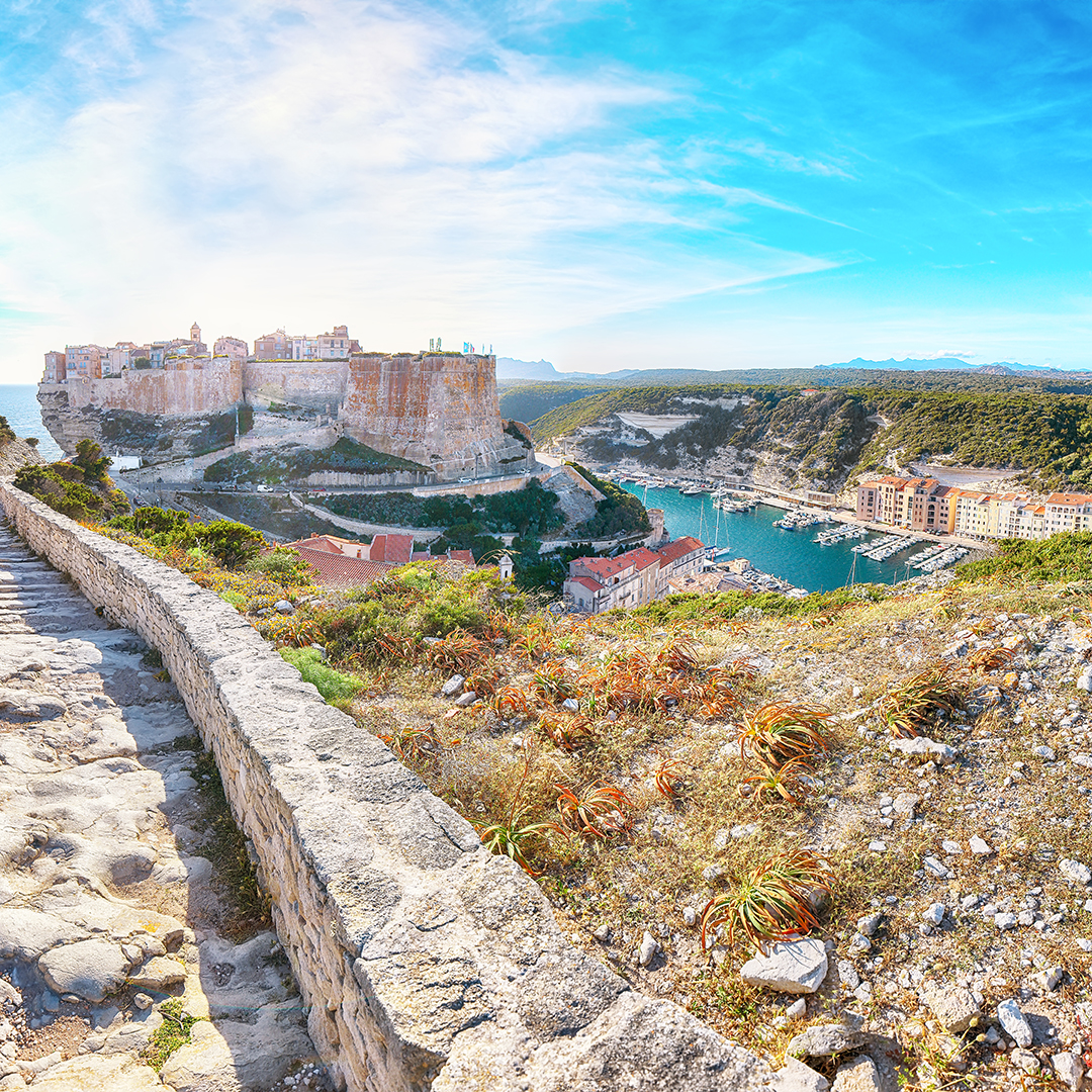 02_Znamenitosti_Korzike_-_Sights_of_Corsica_-_ENVATO.jpg