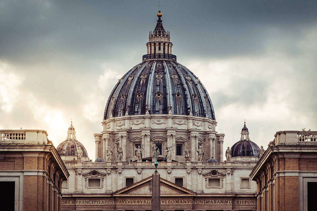 05_Odkrivanje_in_potovanje_po_Italiji_-_Discovering_and_traveling_around_Italy_-_ENVATO.jpg