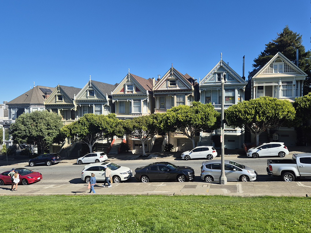 The iconic Painted Ladies Victorian houses at Alamo Square, one of San Francisco’s most photographed spots.