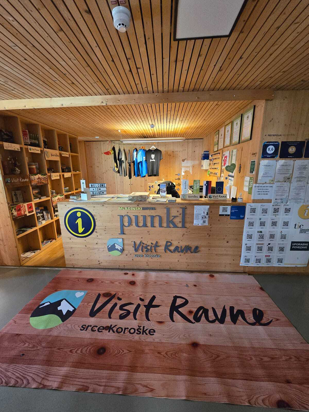 Recepcija Hostla Punkl – Reception at Hostel Punkl